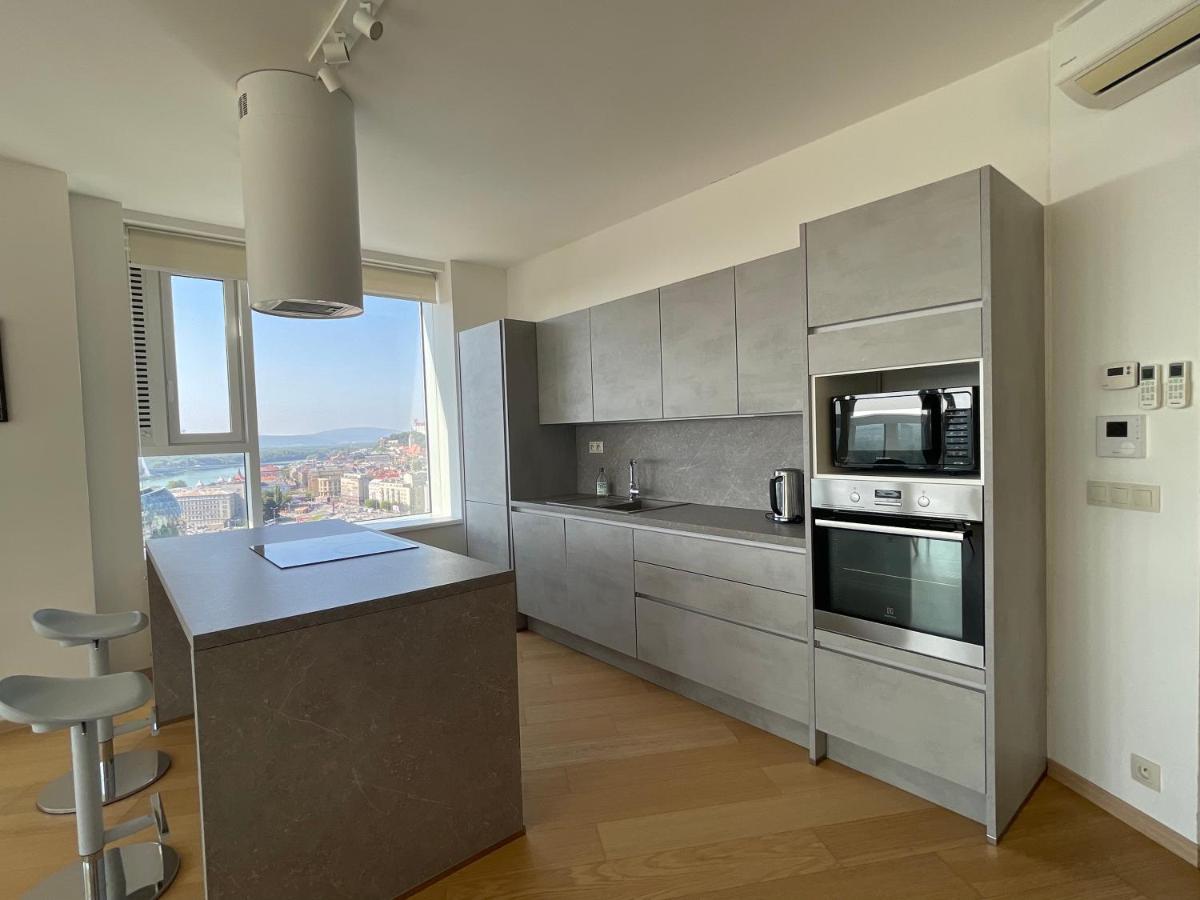 Sag Panorama Apartment 3 Rooms 19Th Floor Great View Free Parking Bratislava Exteriör bild