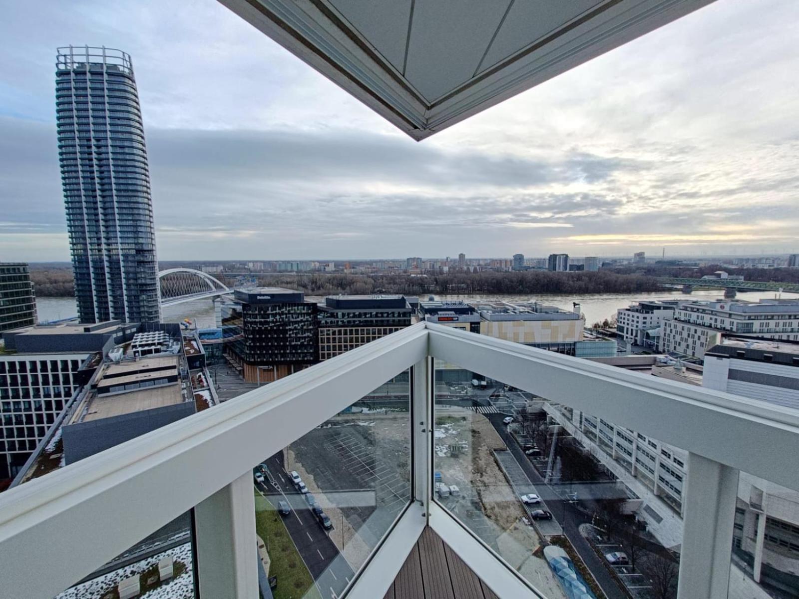 Sag Panorama Apartment 3 Rooms 19Th Floor Great View Free Parking Bratislava Exteriör bild